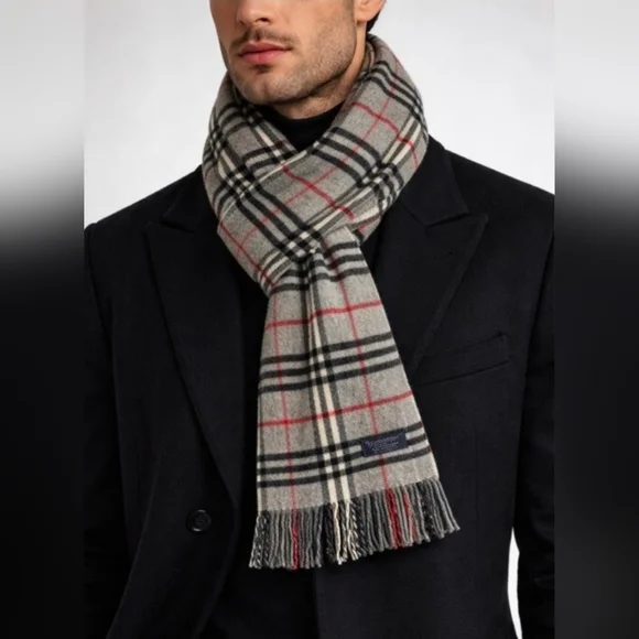 🩶 Burberry Cashmere Scarf 🩶 - Picture 8 of 9